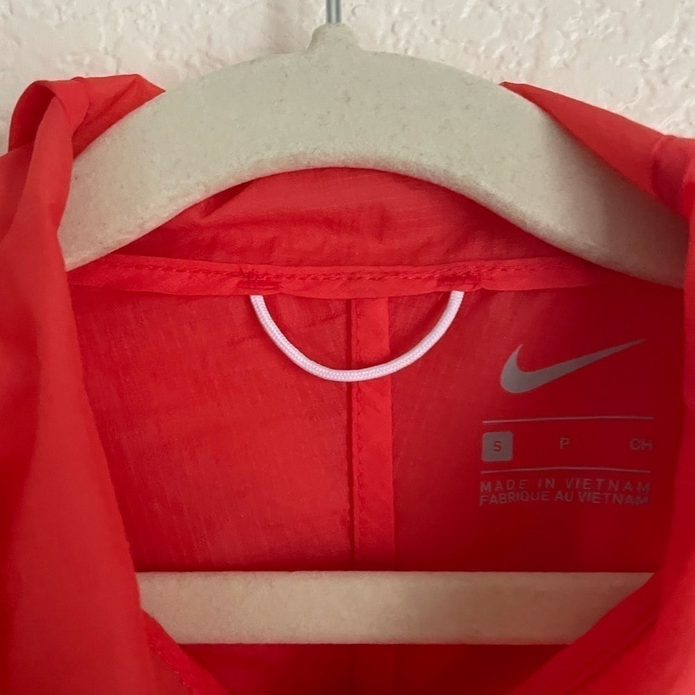 Nike Girls Impossibly Light Running Jacket S Orange Pink - Picture 8 of 13